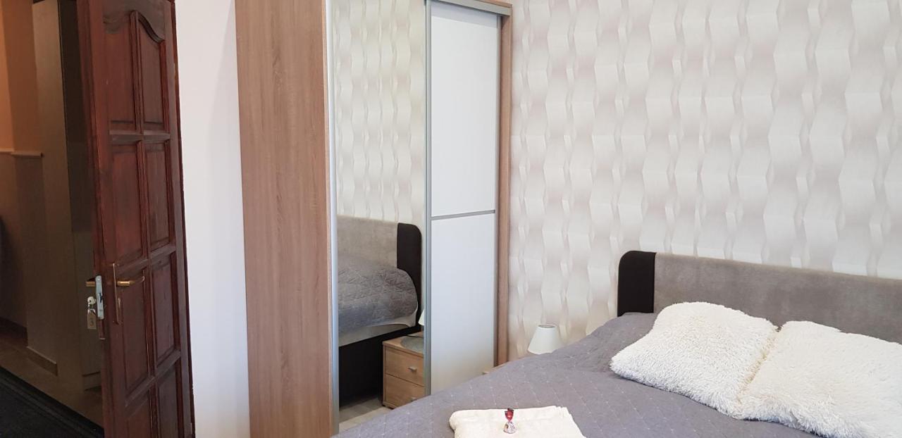 Rózsa Apartmanház Szeged Exterior foto