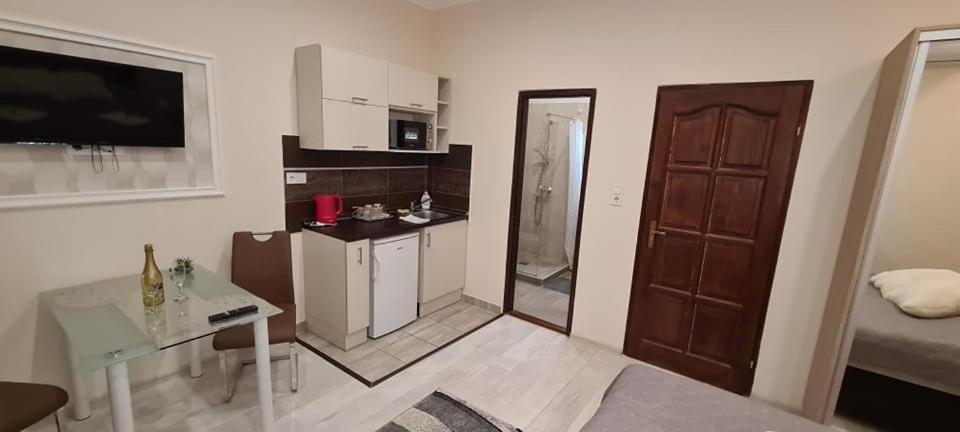 Rózsa Apartmanház Szeged Exterior foto
