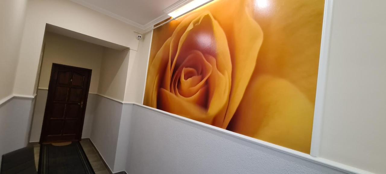 Rózsa Apartmanház Szeged Exterior foto