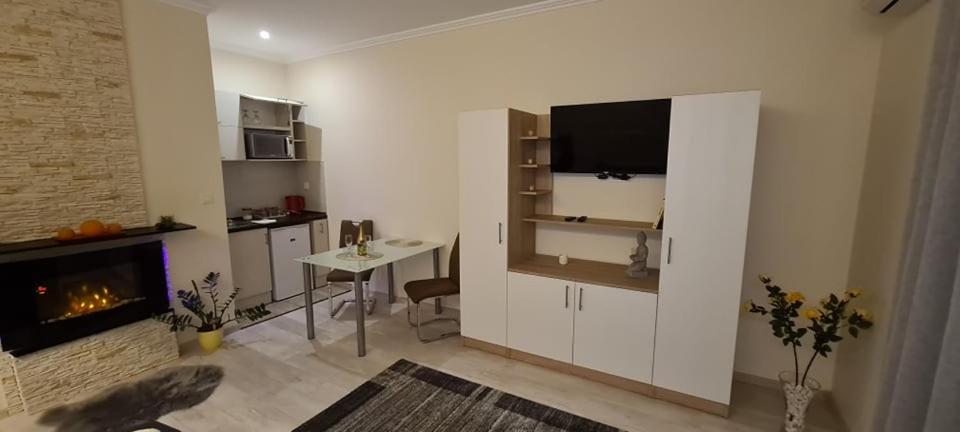 Rózsa Apartmanház Szeged Exterior foto