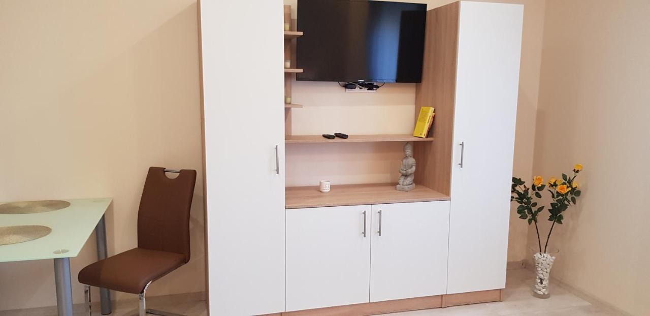 Rózsa Apartmanház Szeged Exterior foto