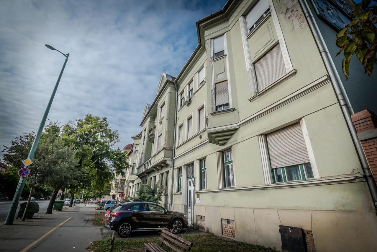 Rózsa Apartmanház Szeged Exterior foto